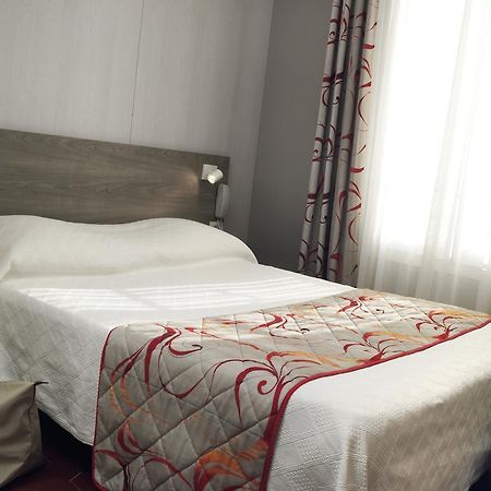 Brit Hotel Confort Le Revest Sainte-Maxime Esterno foto